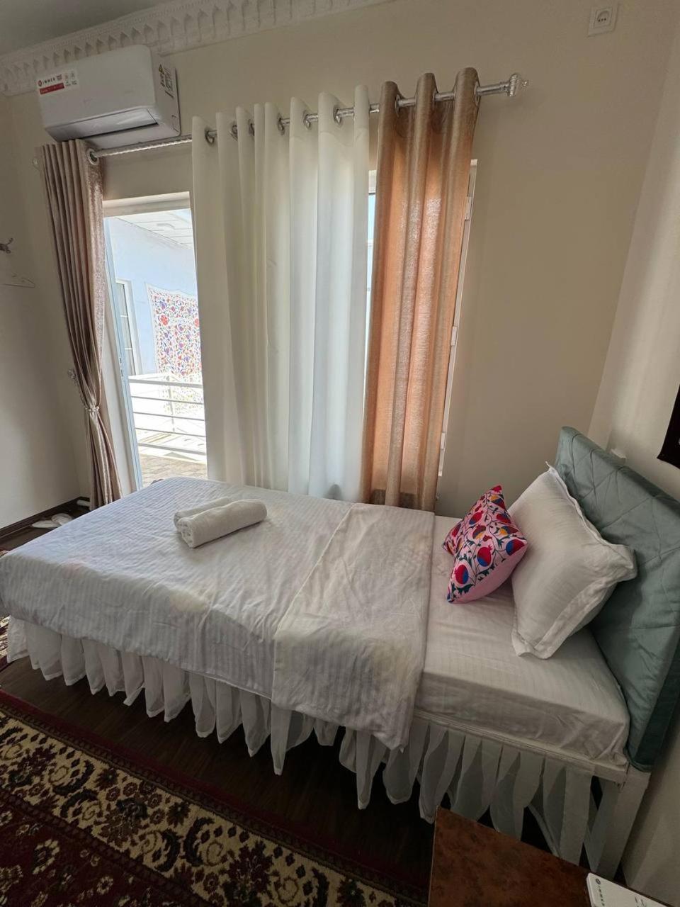 Boutique Boulevard Buchara Buitenkant foto